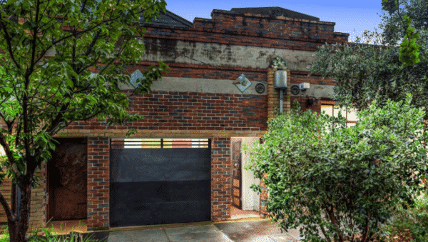 2/373 Highett Street, Richmond was passed in at auction, well below its reserve.
